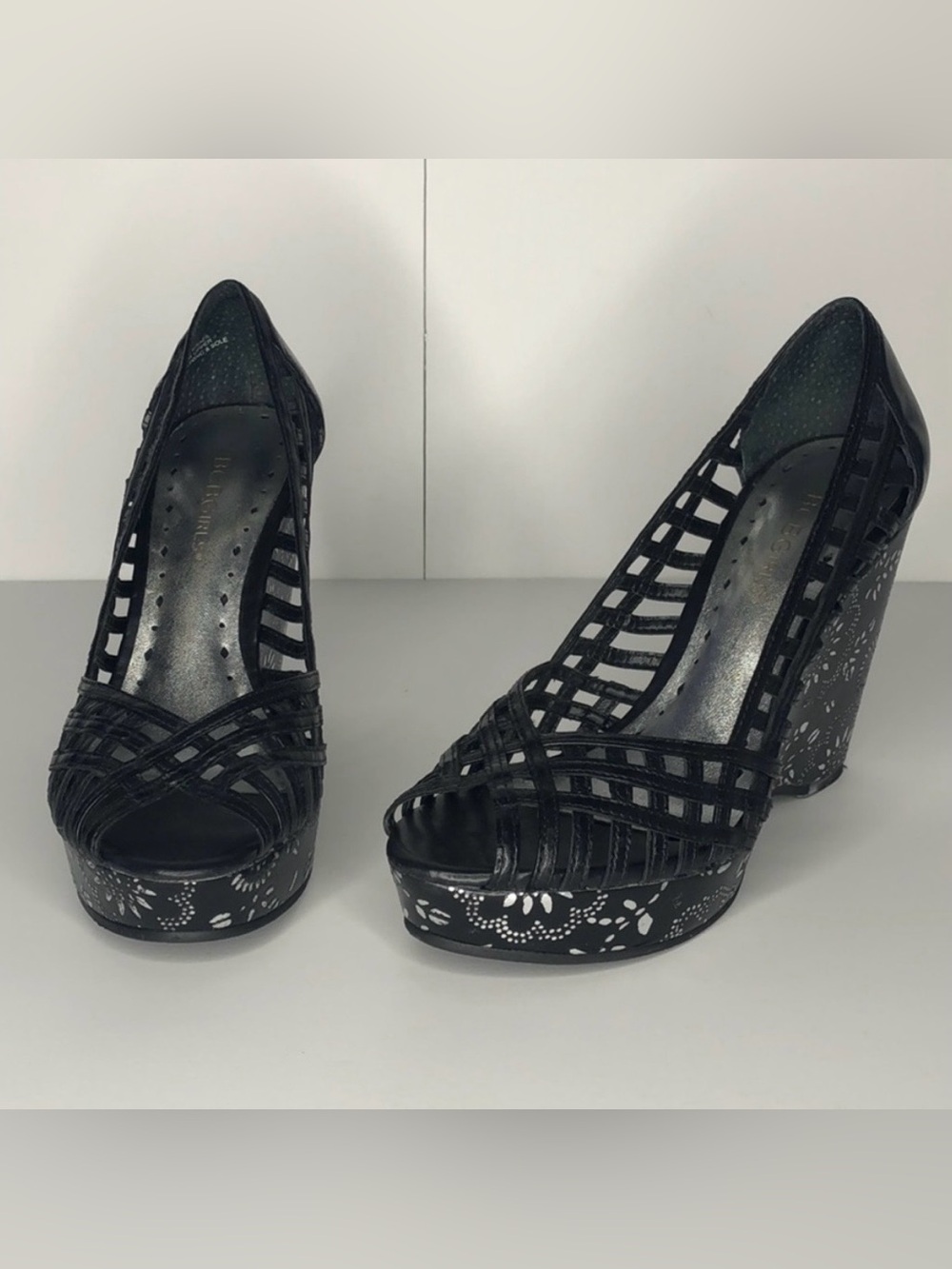 BCBGIRLS Black, Silver, & White Floral Pattern Peep Toe Platform Wedge Heels 5.5